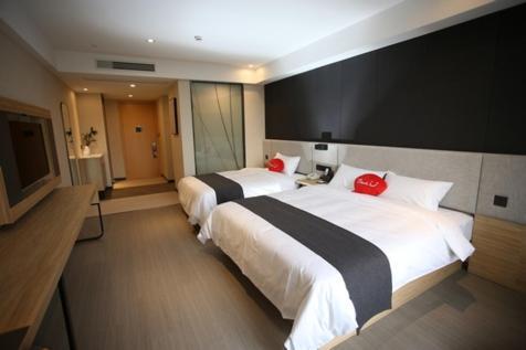 Thank Inn Plus Jiangsu Zhenjiang Jiangkou District Hongdou Square Bagian luar foto